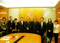中大副校長霍泰輝教授(右四)歡迎中國政法大學代表團
